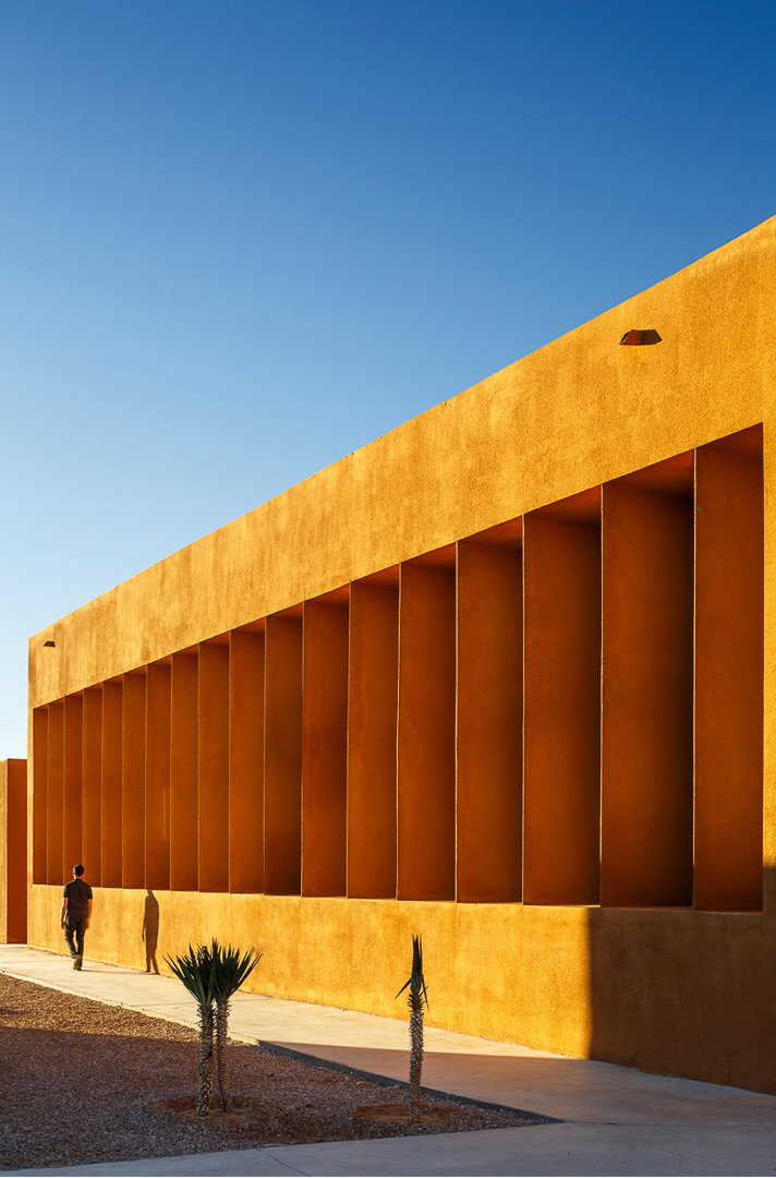 Ecole Supérieure de Technologie de Laâyoune  DRISS KETTANI ARCHITECTE