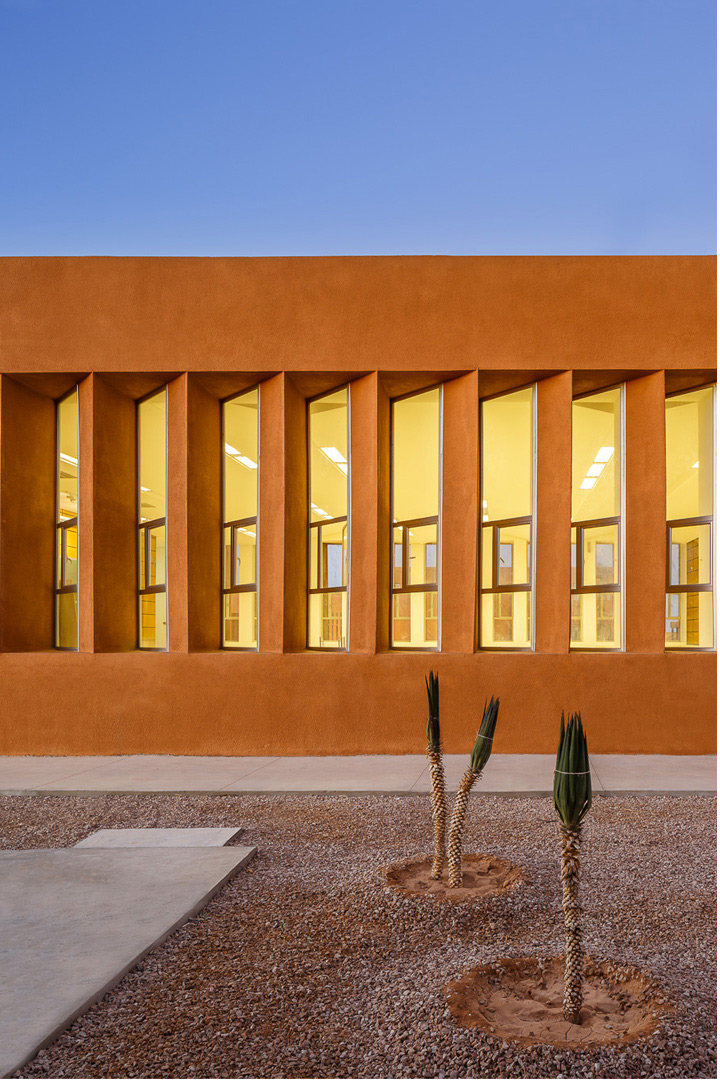 Ecole Supérieure de Technologie de Laâyoune  DRISS KETTANI ARCHITECTE